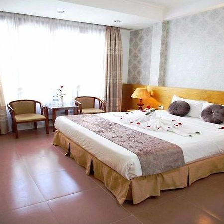 Mayhouse Travel Hanoi Esterno foto
